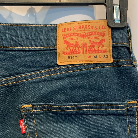 Levi's 514 Straight Leg 34 X 30 Jeans. Like new! - Picture 3 of 5